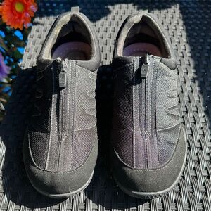 Easy Spirit Black Zip-Up Casual Sneakers